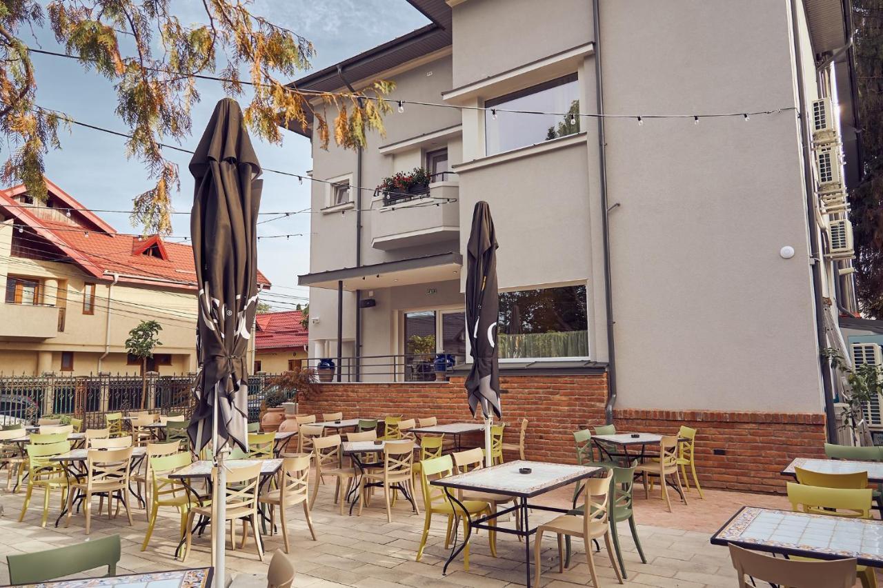 Villa Piazzetta Bacău エクステリア 写真